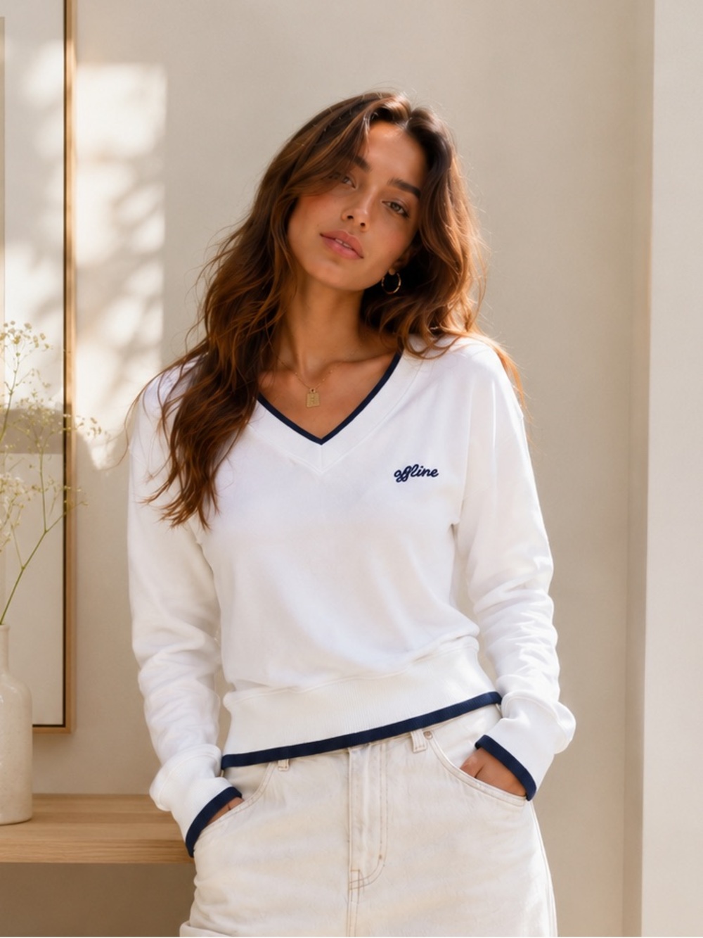 Women's Offline by Aerie V-Neck Sweatshirt Size
XS White Navy Trim Thumb